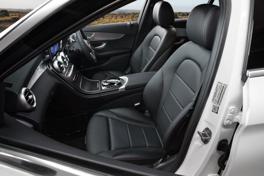 Интерьер Mercedes-Benz C200 Avantgarde Line (W205) 2018 года  (WW) (фото 30 из 40)